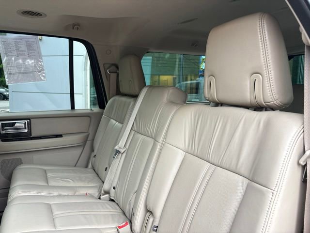 Used 2015 Lincoln Navigator L 2WD image 17