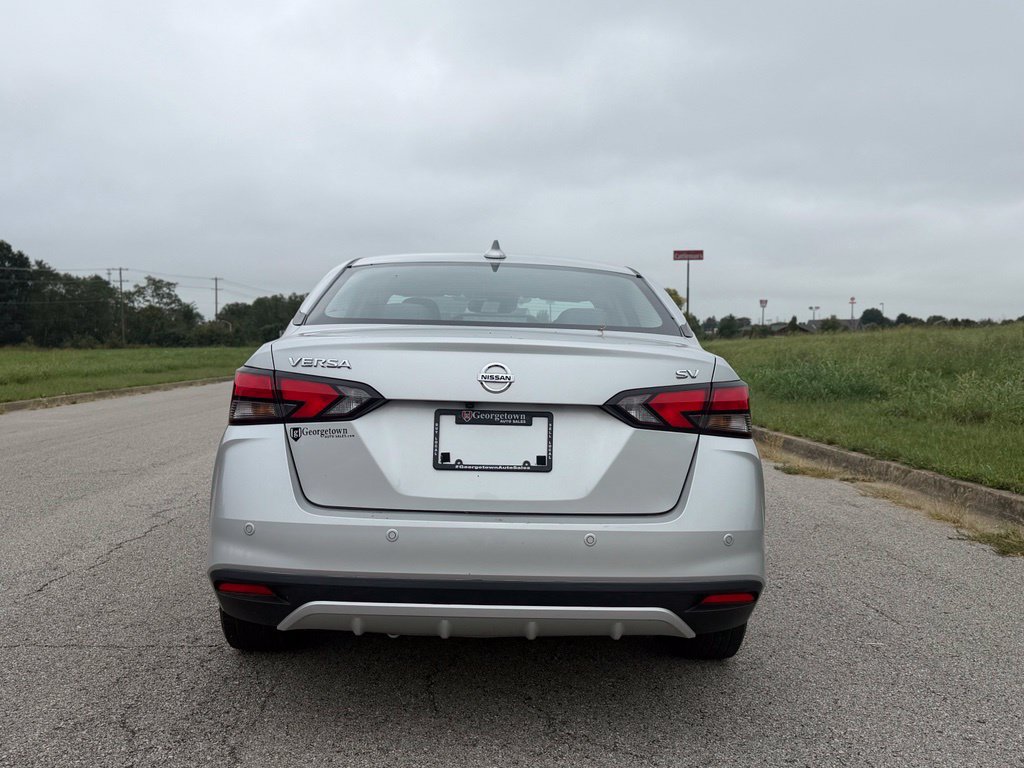Used 2021 Nissan Versa SV FWD image 8
