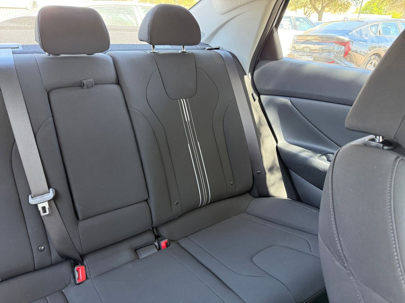 Used 2025 Hyundai Elantra SEL image 39