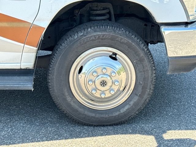 Used 2016 Ford E-450 and Econoline 450 Super Duty w/ Motorhome Prep Package RWD image 7