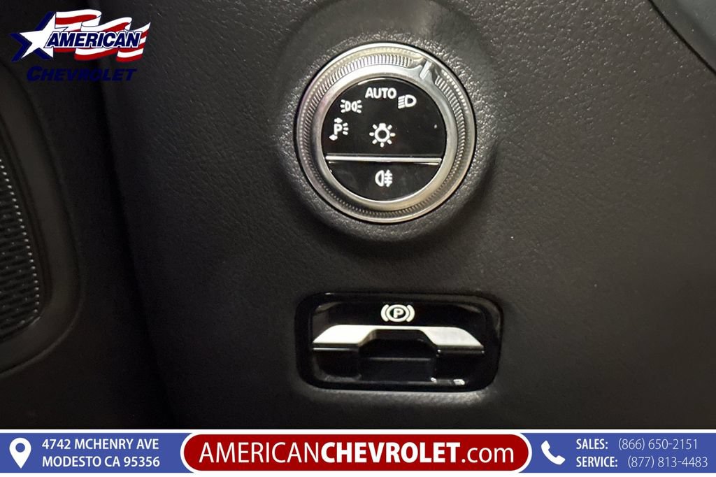 Used 2025 Mercedes-Benz C 300 4MATIC Sedan image 37