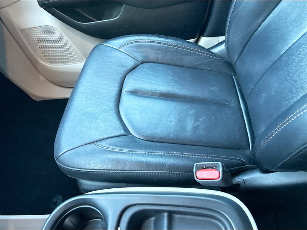 Used 2017 Chrysler Pacifica Touring-L image 23