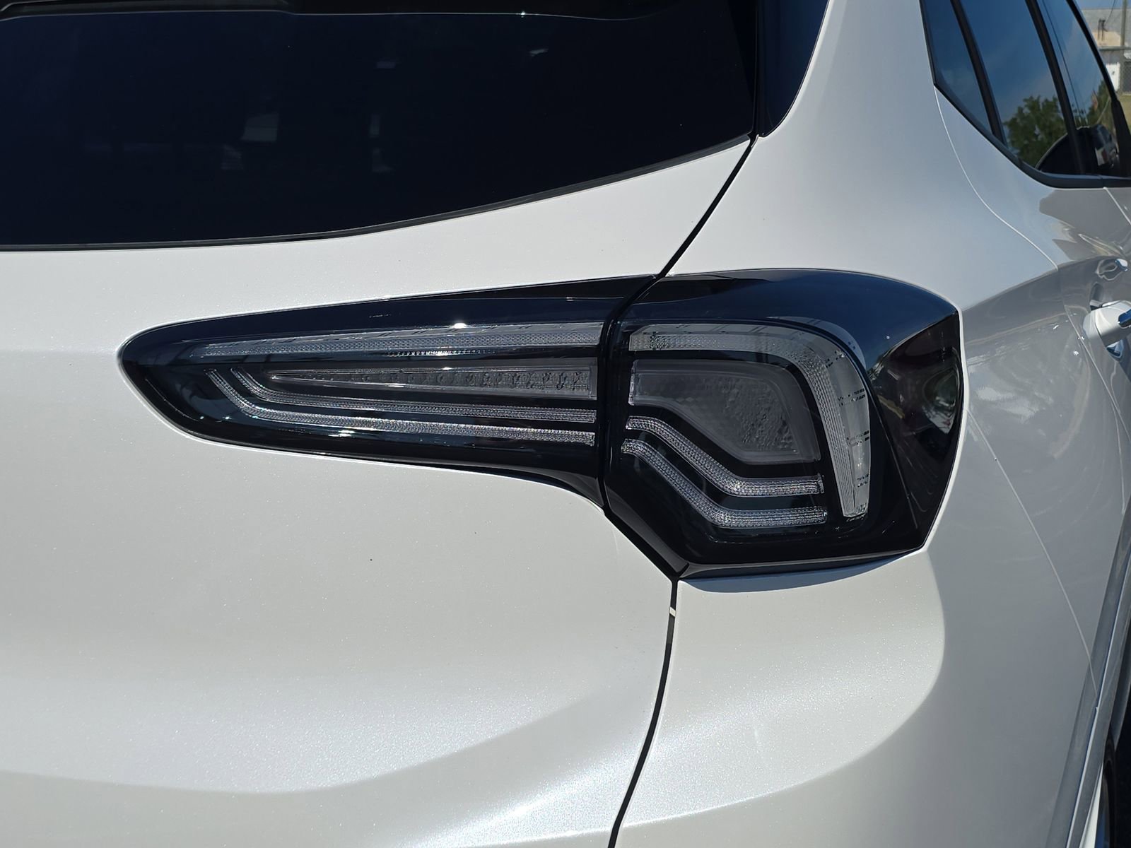 Used 2026 Buick Encore GX Avenir w/ Avenir Technology Package AWD/4WD image 8