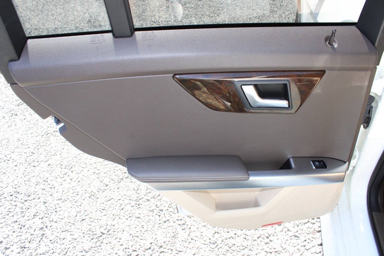 Used 2015 Mercedes-Benz GLK 350 2WD image 22