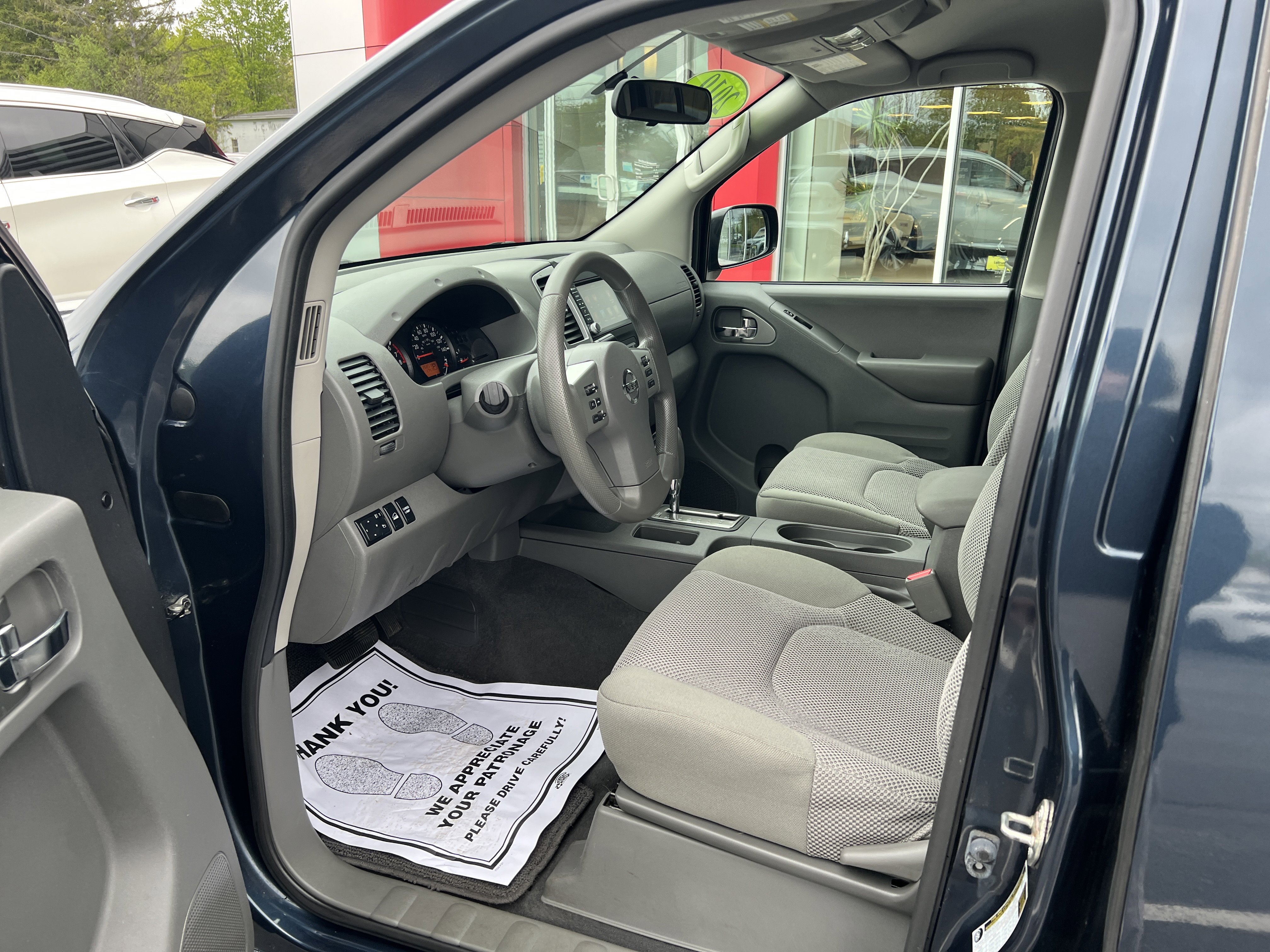 Used 2019 Nissan Frontier SV AWD/4WD image 3