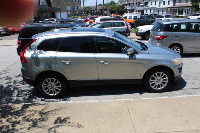 Used 2010 Volvo XC60 T6 AWD/4WD image 4