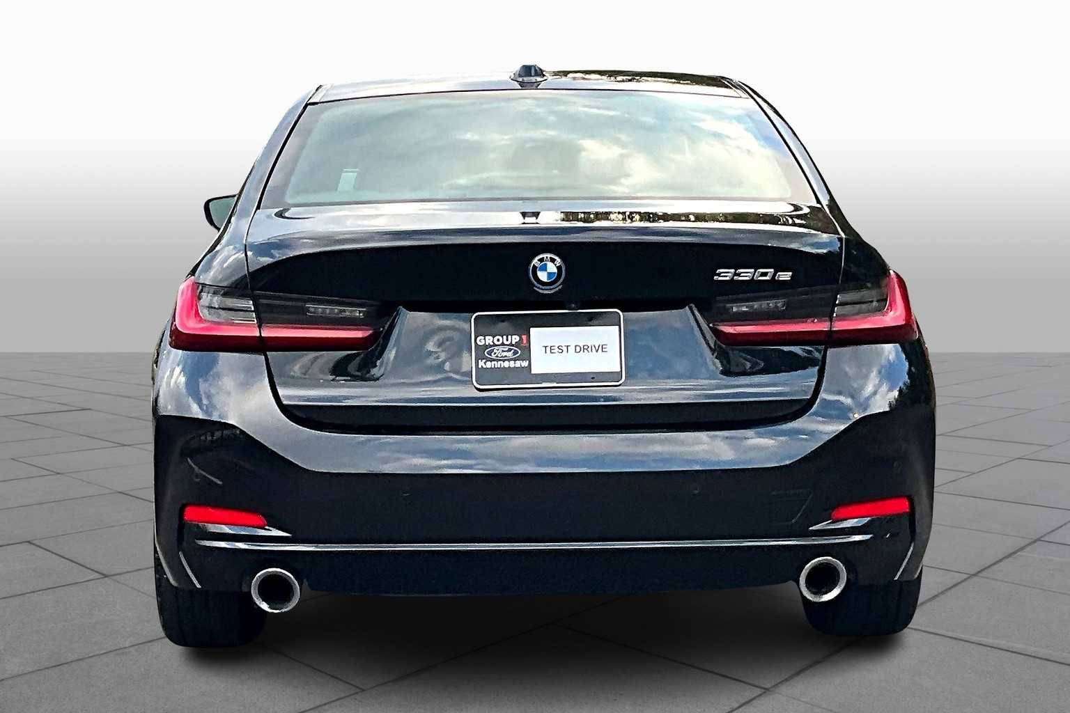Used 2024 BMW 330e 330e w/ Convenience Package image 4