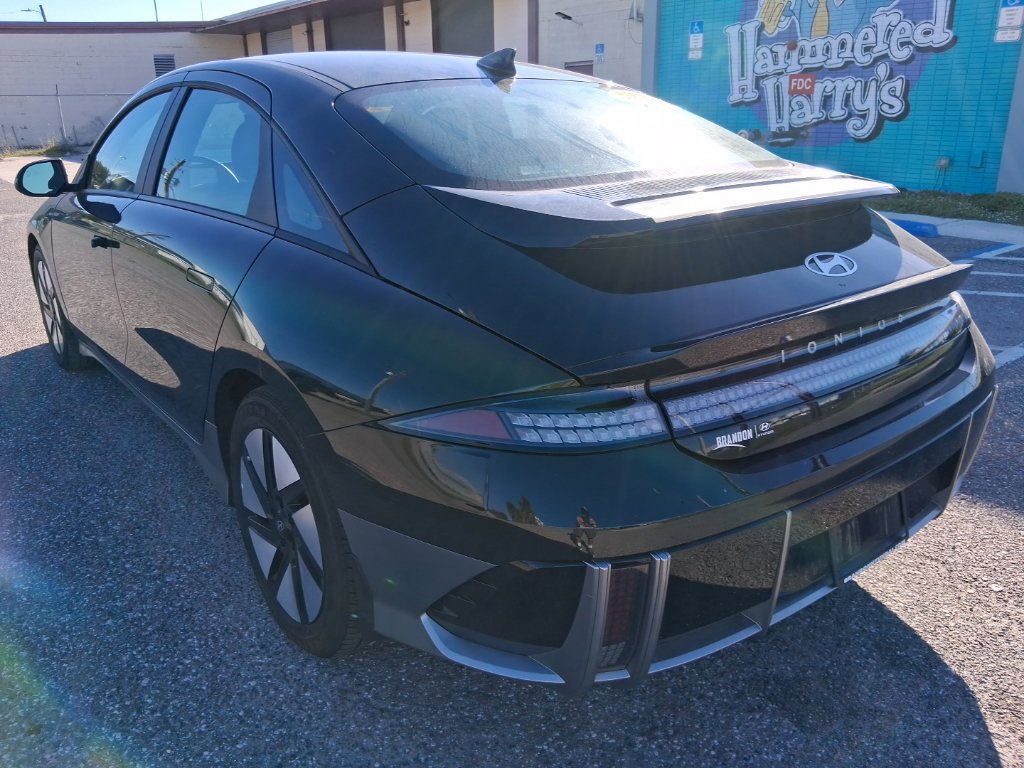 Used 2023 Hyundai Ioniq 6 SE RWD image 5
