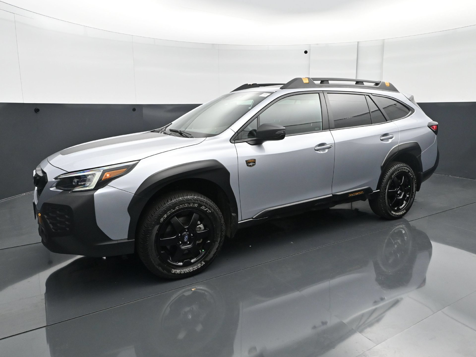 Used 2025 Subaru Outback Wilderness AWD/4WD image 2
