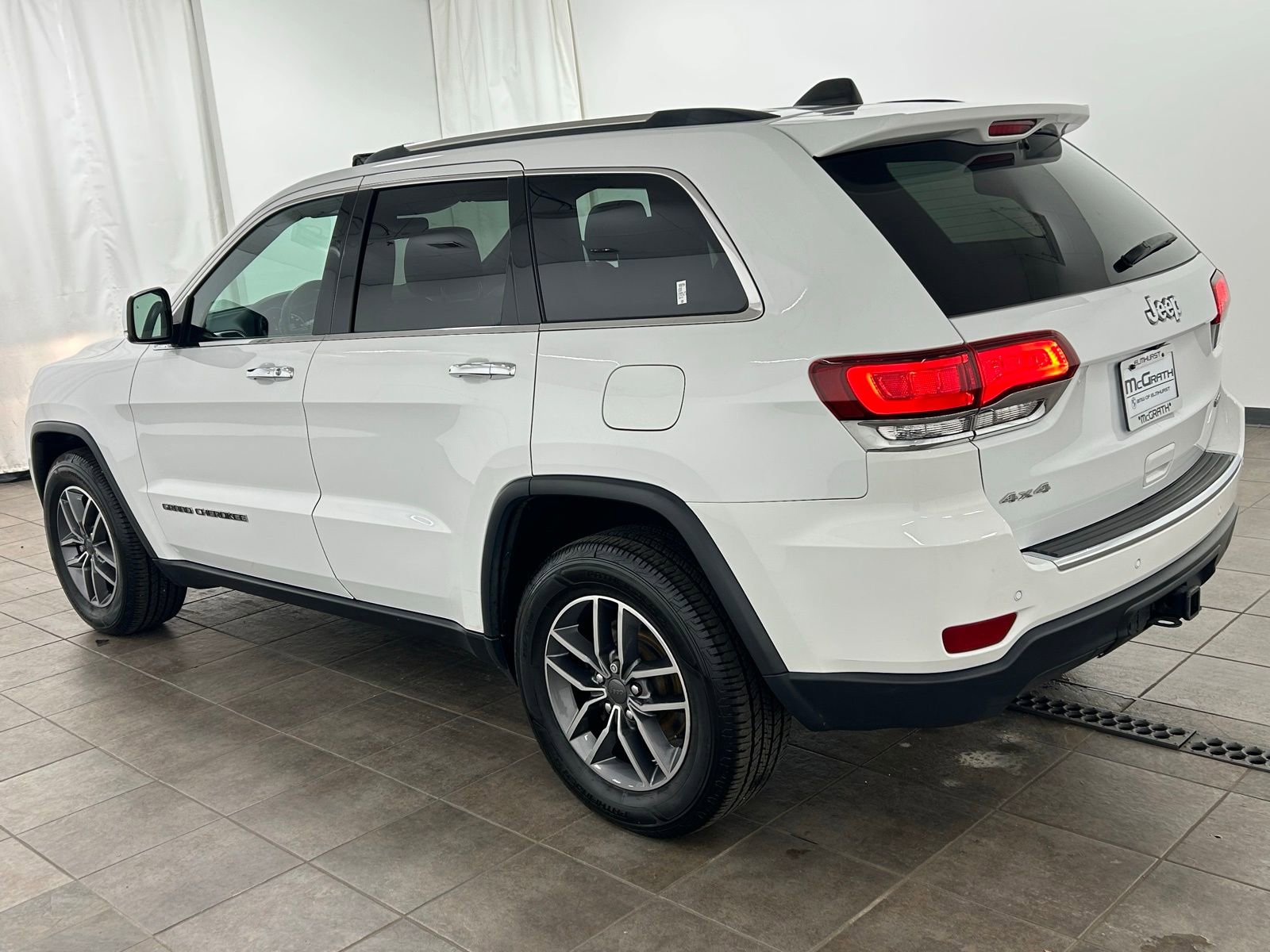 Used 2020 Jeep Grand Cherokee Limited w/ Luxury Group II image 3
