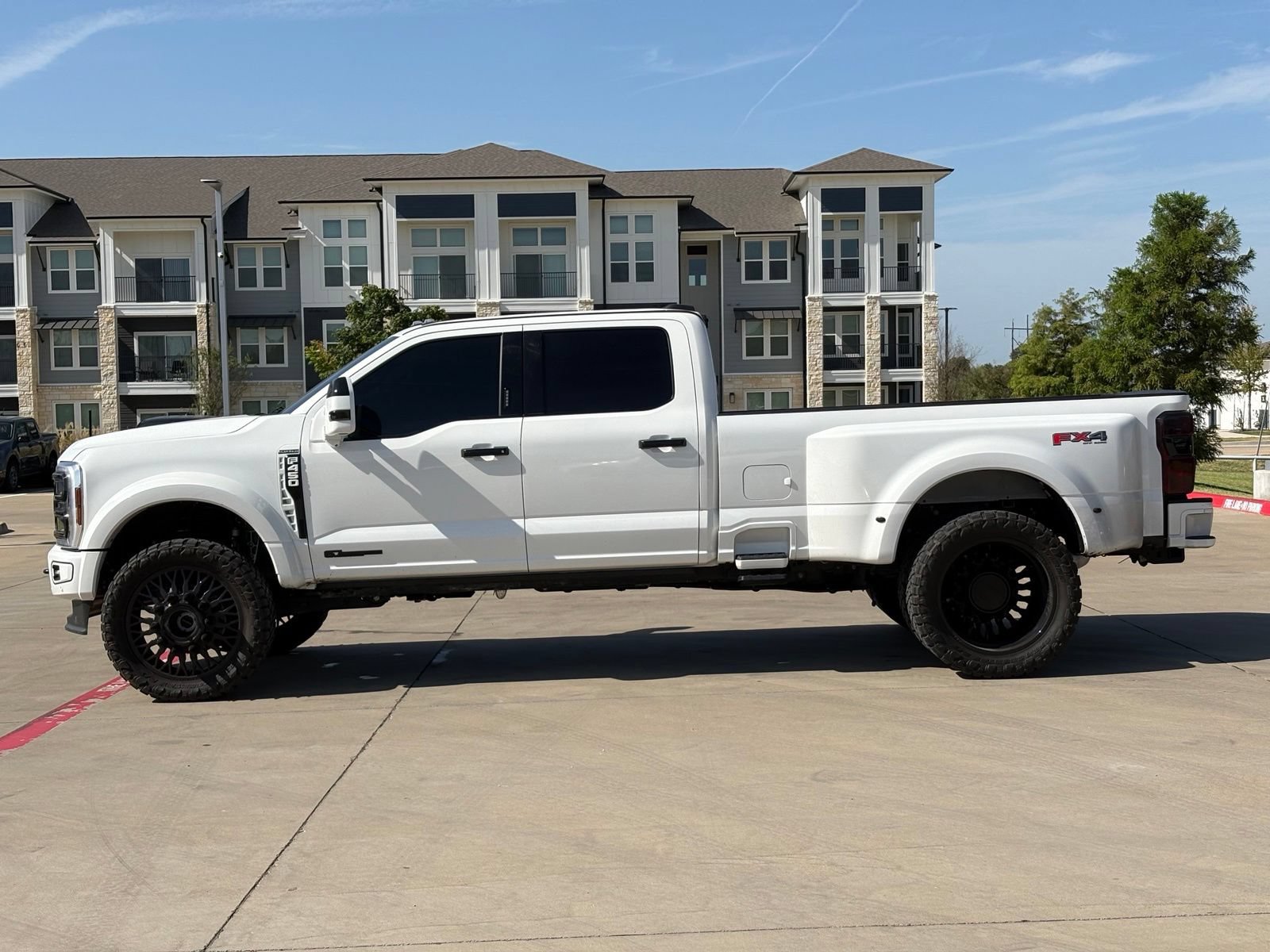 Used 2026 Ford F450 Platinum w/ Platinum Plus Package AWD/4WD image 4