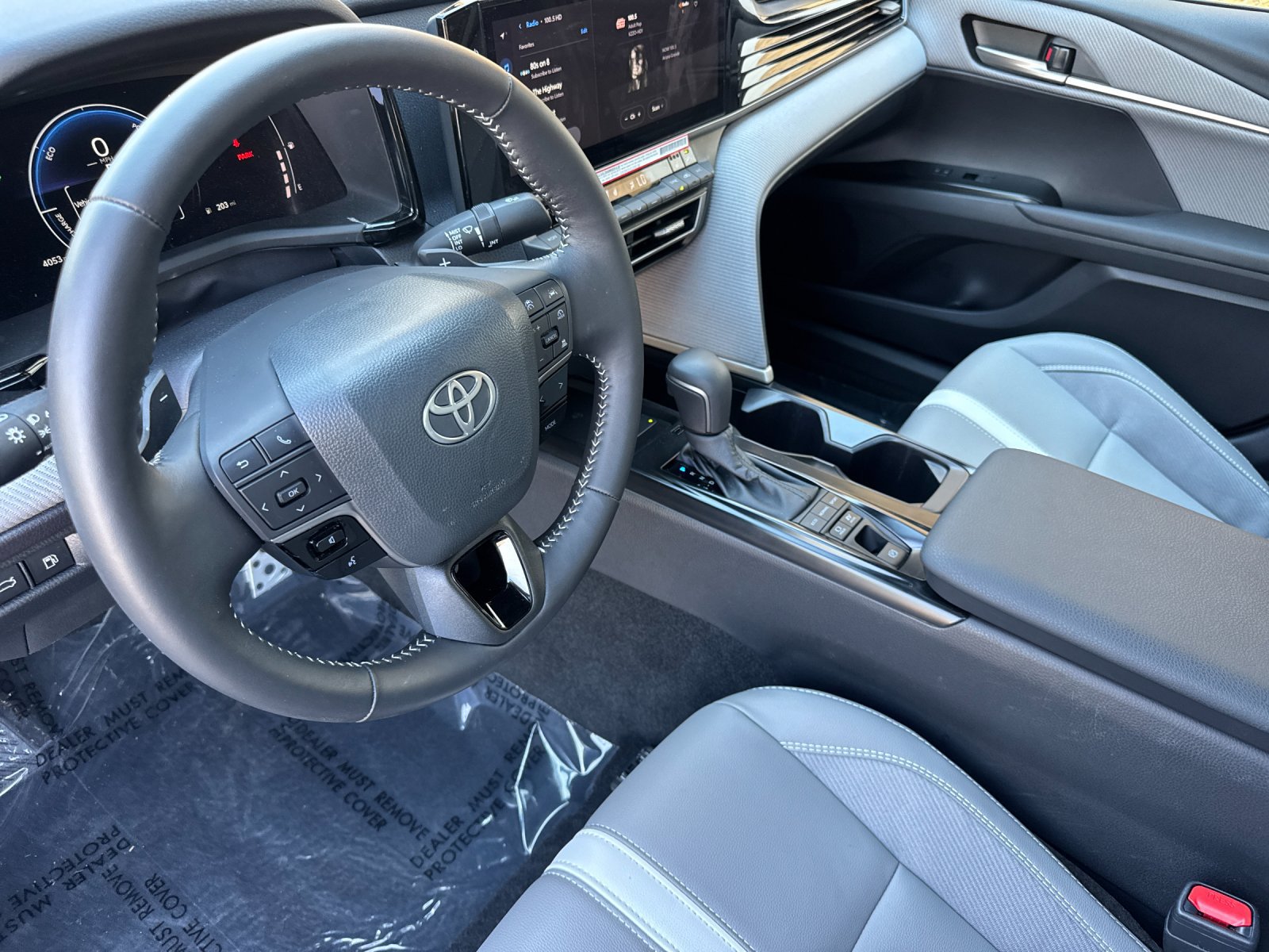 Used 2026 Toyota Camry SE w/ Multimedia Upgrade Package FWD image 10