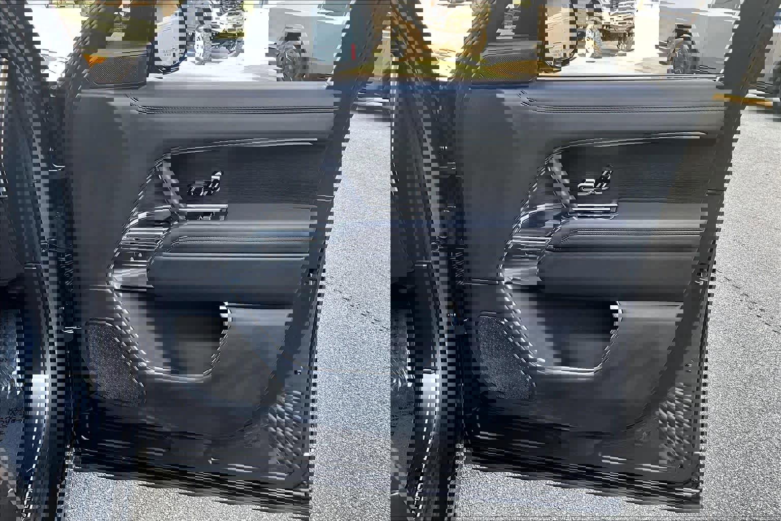 Used 2023 Land Rover Range Rover Long Wheelbase First Edition image 22