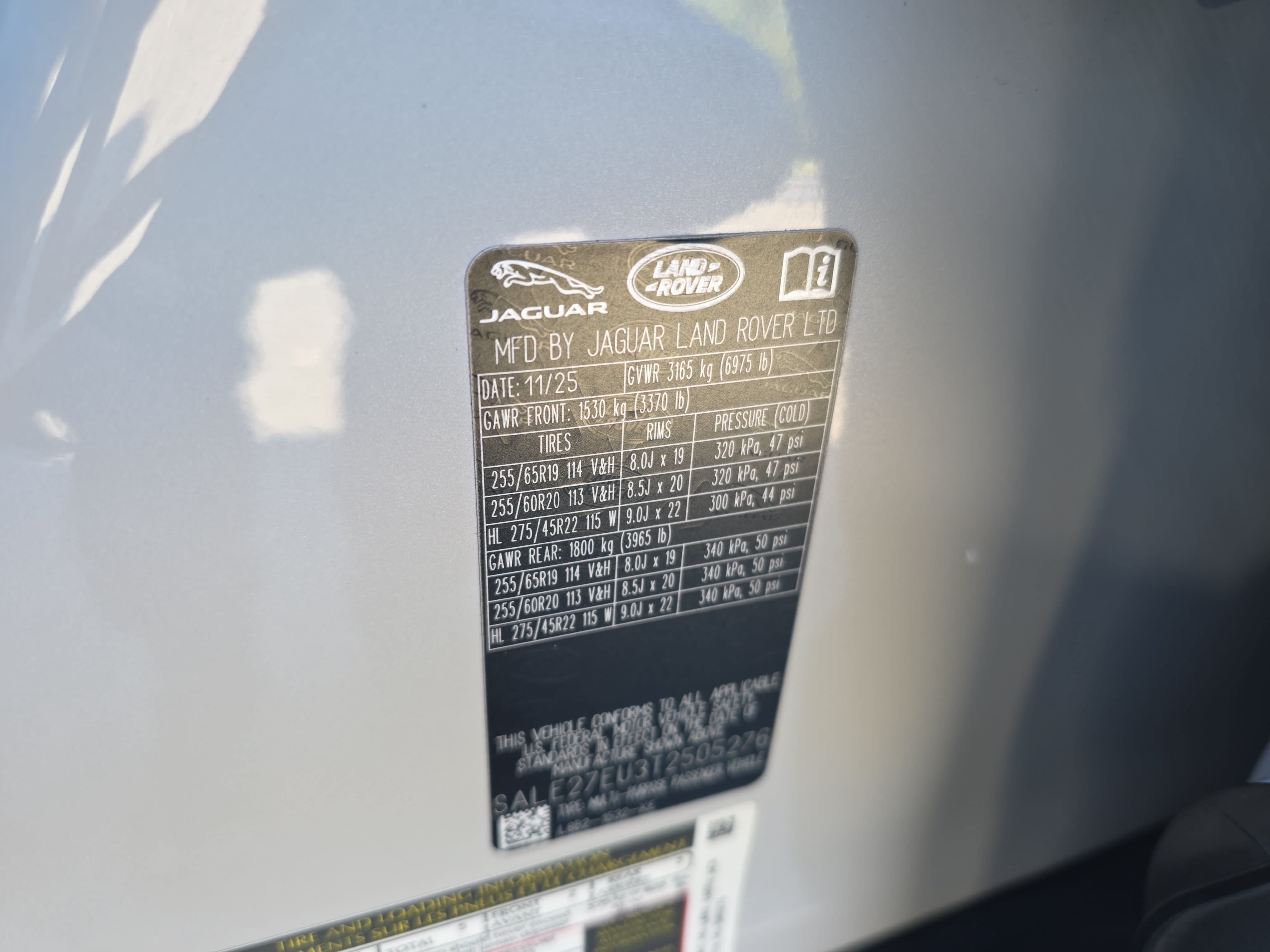 Certified 2026 Land Rover Defender 110 X-Dynamic SE AWD/4WD image 28