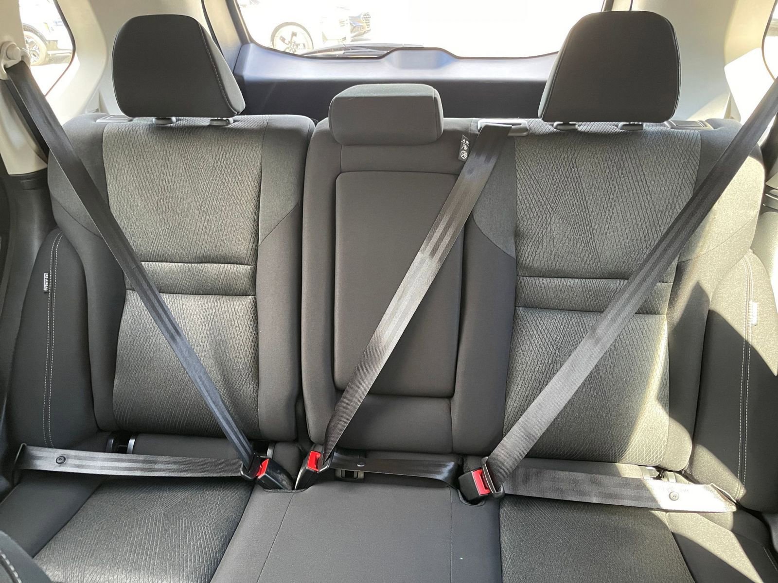 Used 2025 Nissan Rogue SV image 40