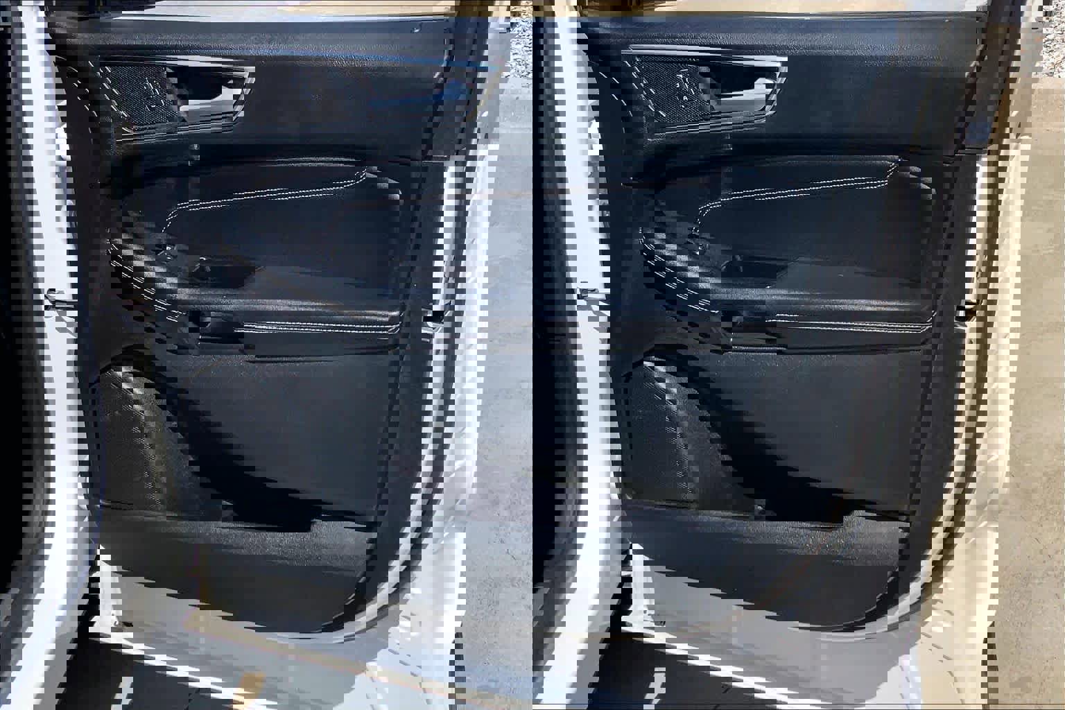 Used 2016 Ford Edge Titanium w/ Equipment Group 302A AWD/4WD image 23