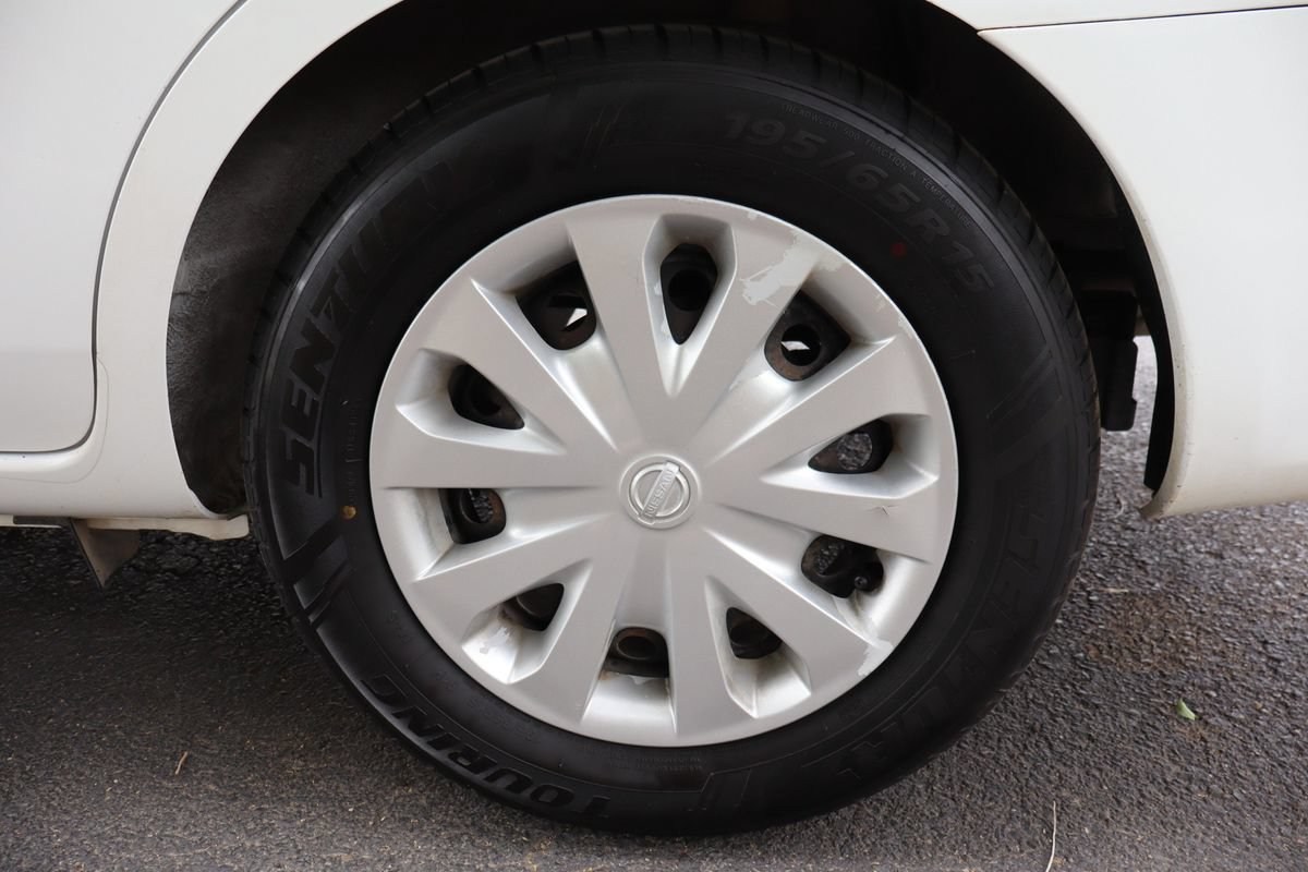 Used 2019 Nissan Versa SV FWD image 42