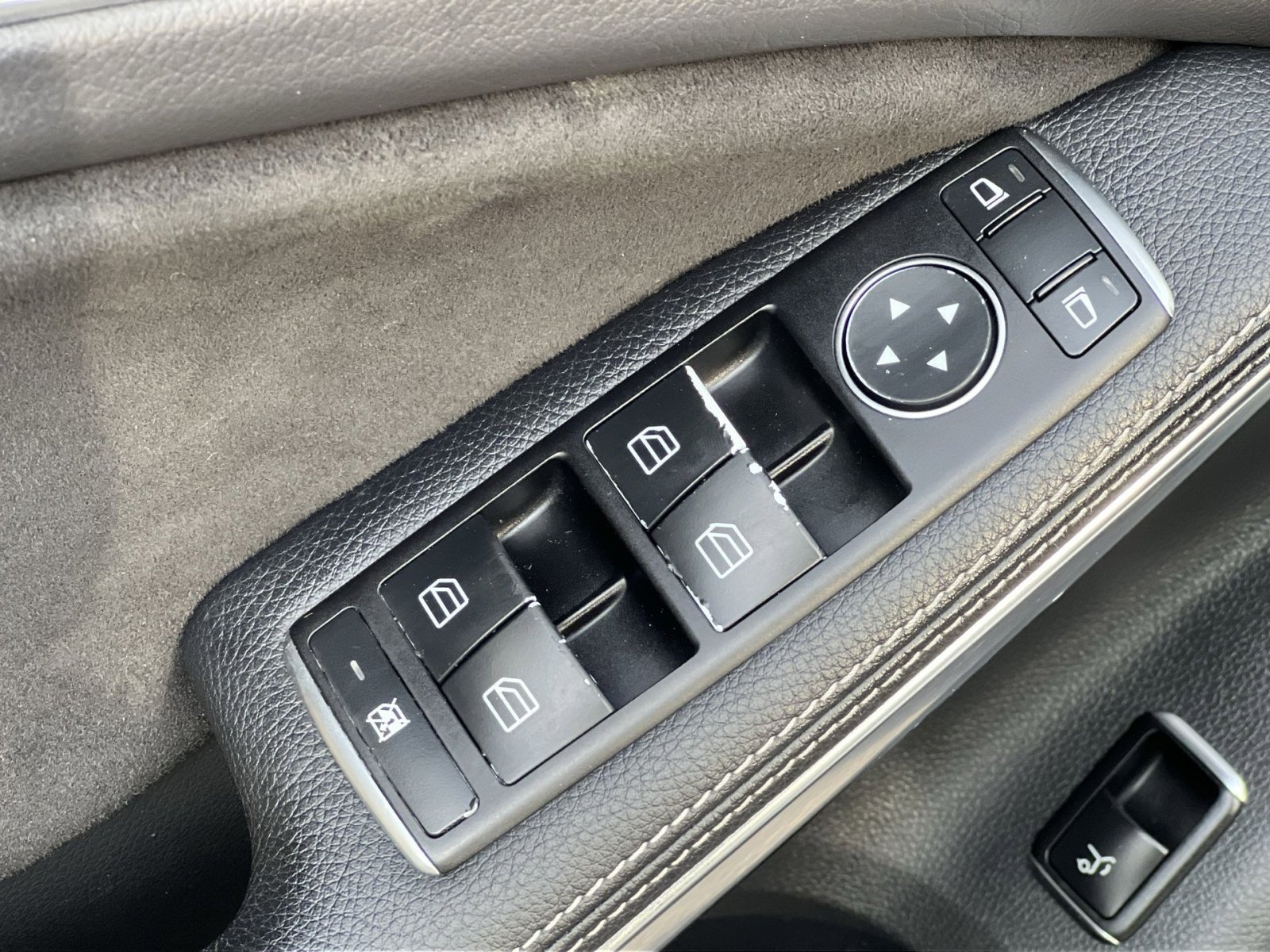 Used 2018 Mercedes-Benz GLA 250 4MATIC image 12