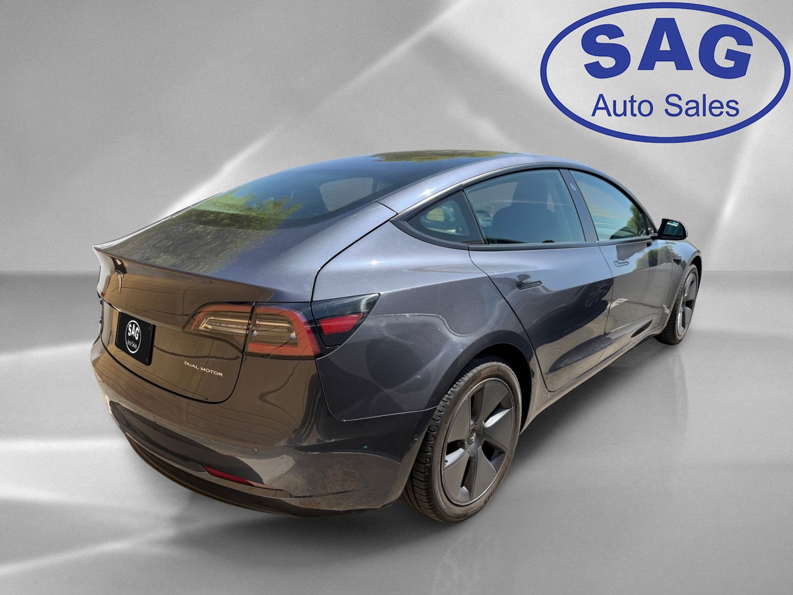 Used 2022 Tesla Model 3 Long Range AWD/4WD image 3