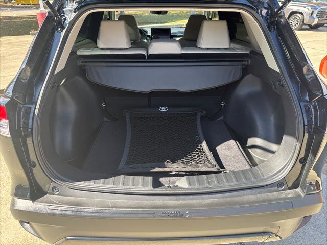 Certified 2025 Toyota Corolla Cross LE image 30