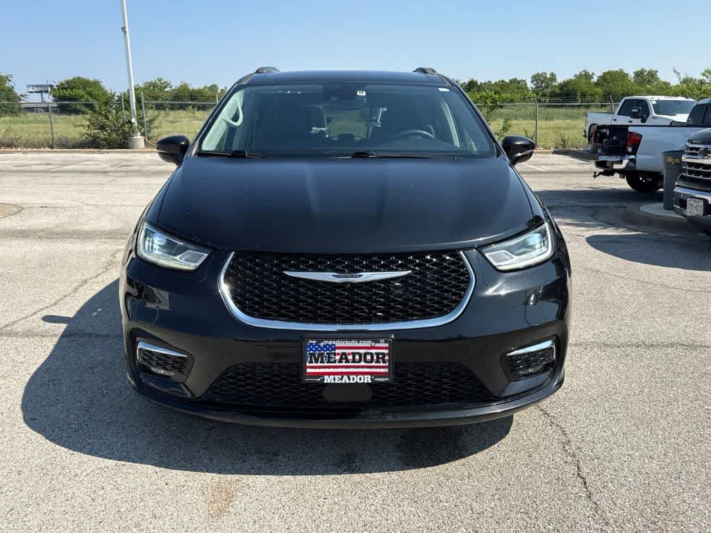 Used 2022 Chrysler Pacifica Touring-L FWD image 8