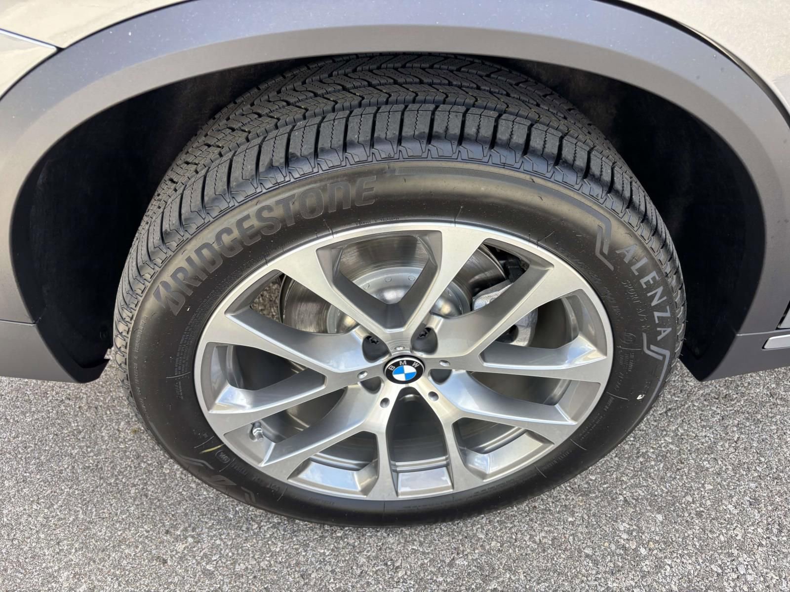 New 2026 BMW X5 xDrive40i w/ Climate Comfort Package image 10