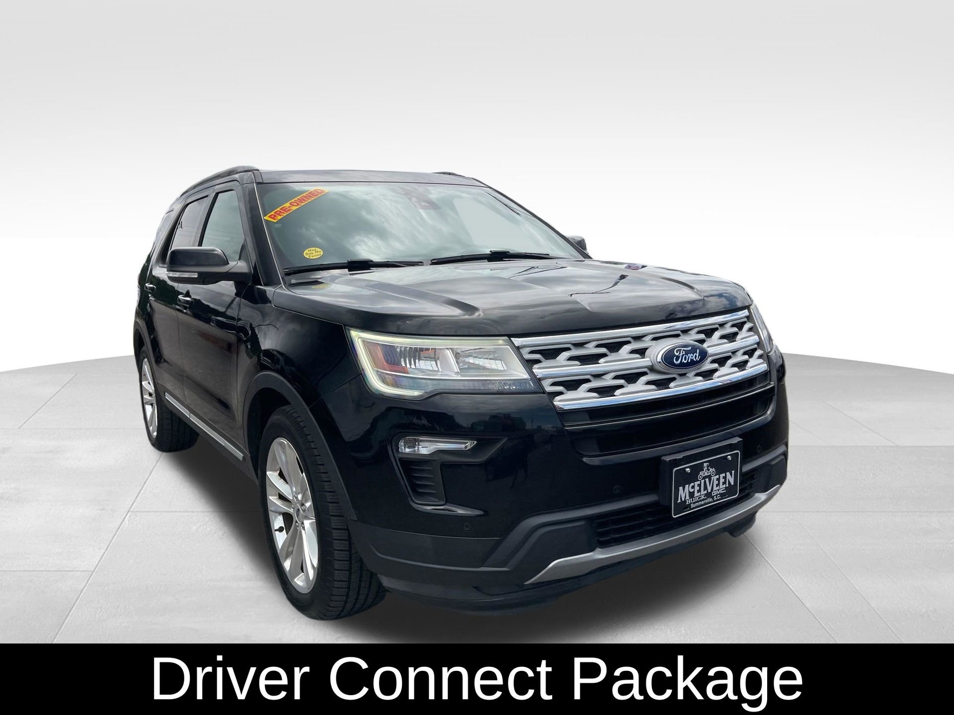 Used 2018 Ford Explorer XLT w/ Equipment Group 202A FWD image 3