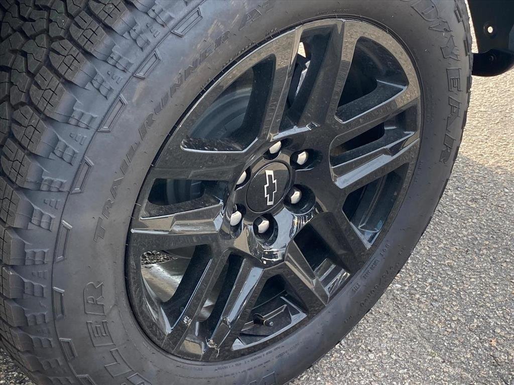 New 2026 Chevrolet Silverado 1500 Custom w/ Turbomax Blackout Package AWD/4WD image 23