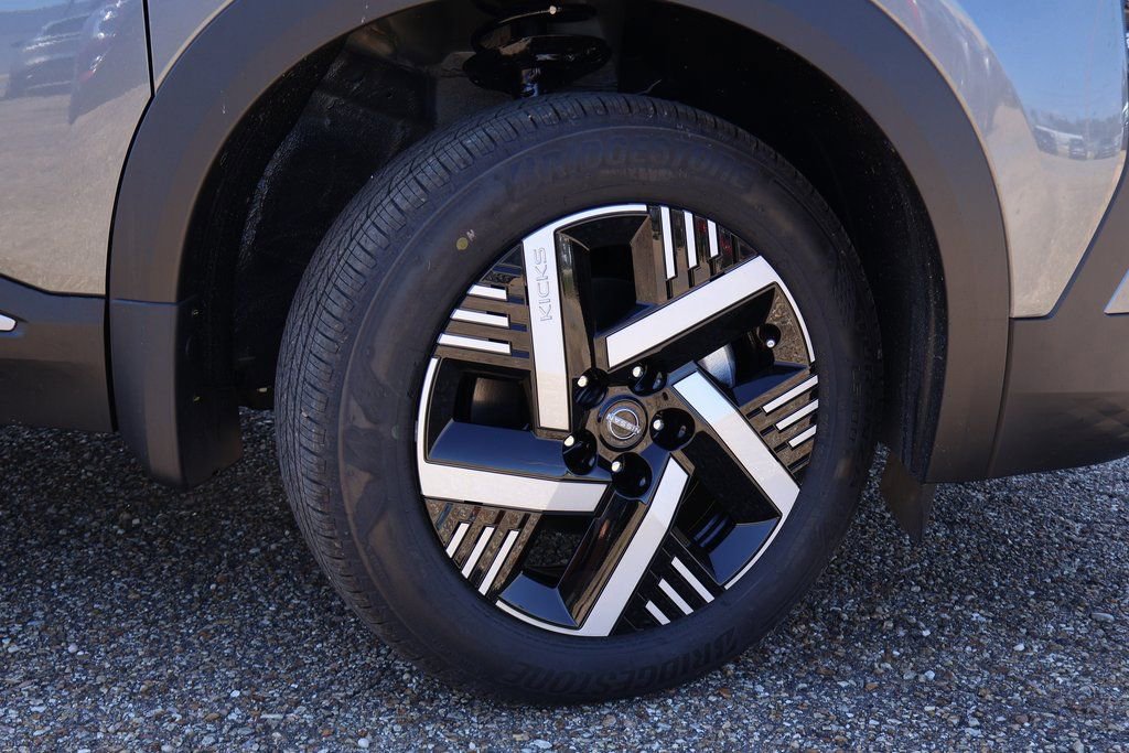 New 2026 Nissan Kicks SV image 16