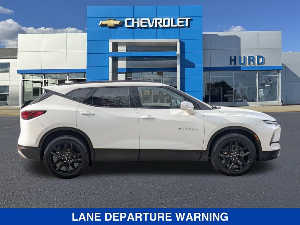 New 2025 Chevrolet Blazer LT w/ Sound & Technology Package image 3