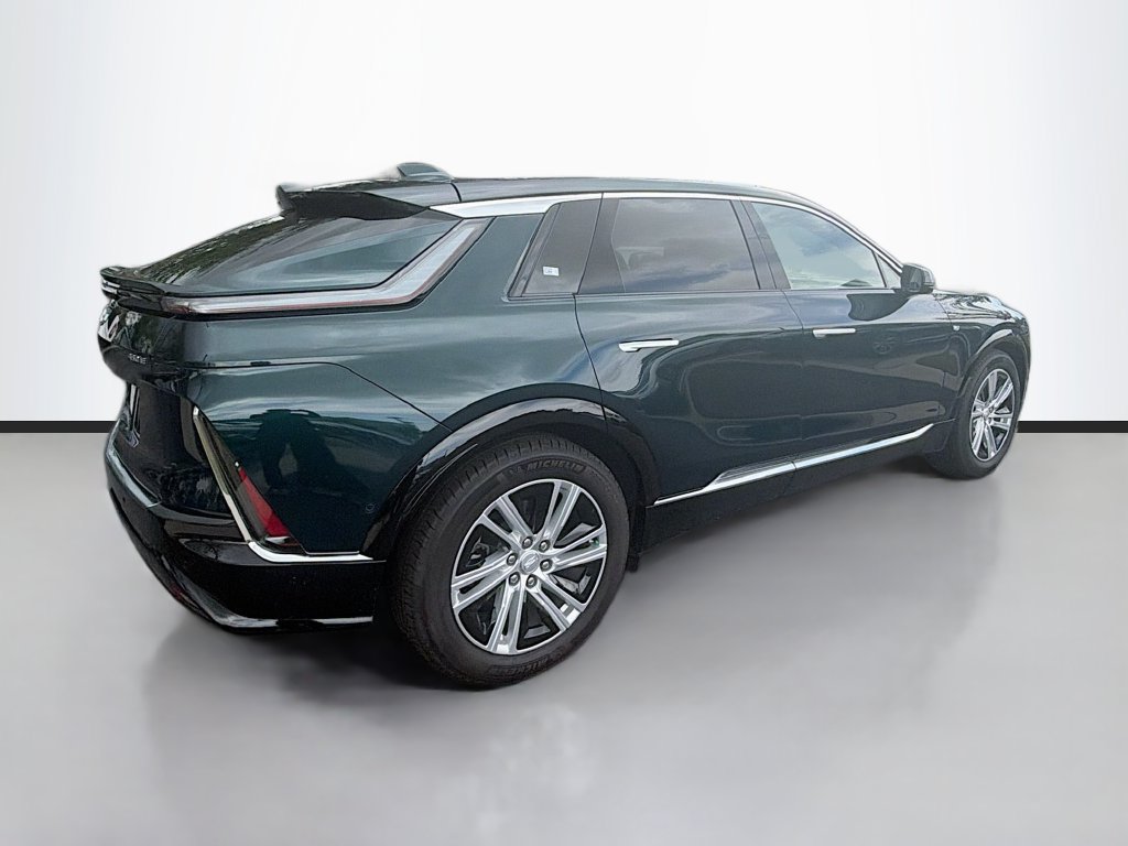 Certified 2024 Cadillac Lyriq Tech w/ Driver Assist Package RWD image 5