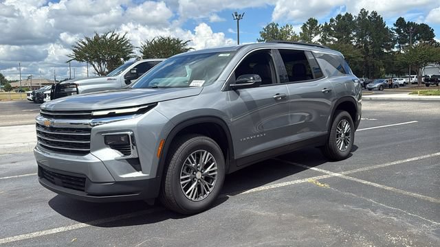 New 2027 Chevrolet Traverse LT w/ Driver Confidence Package FWD image 3