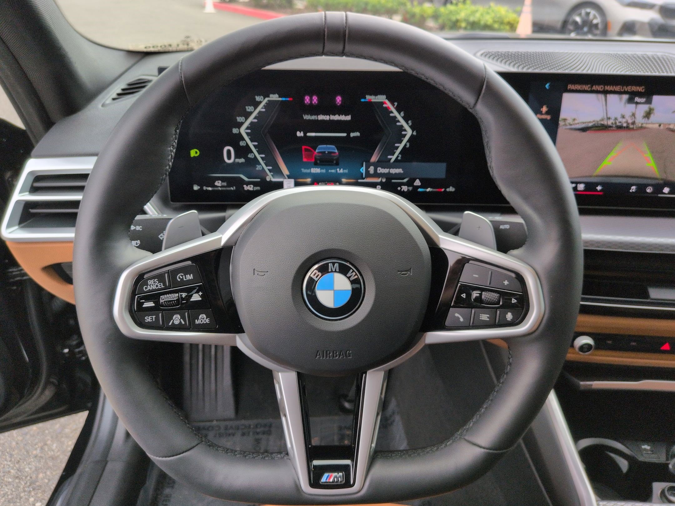 Used 2025 BMW 330i Sedan w/ M Sport Package image 18