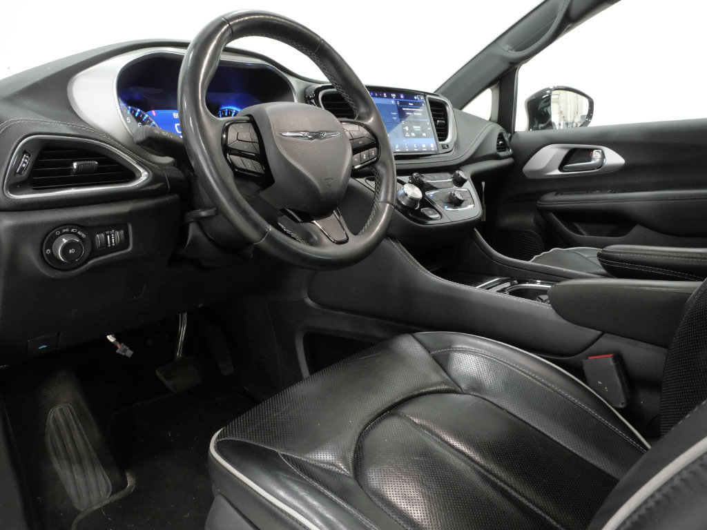 Used 2024 Chrysler Pacifica Limited w/ S Appearance Package FWD image 11