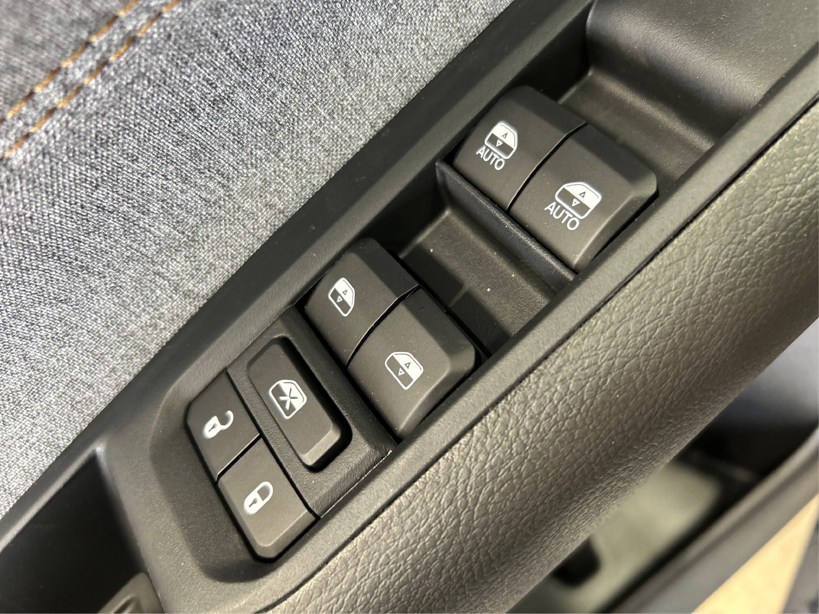 New 2026 Jeep Compass Latitude AWD/4WD image 29