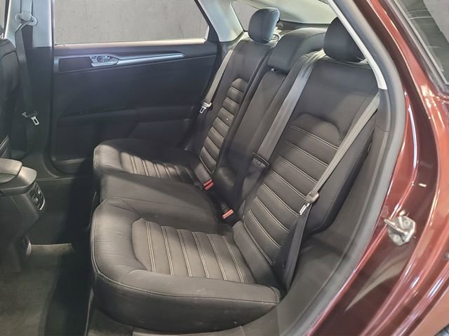 Used 2015 Ford Fusion SE FWD image 17