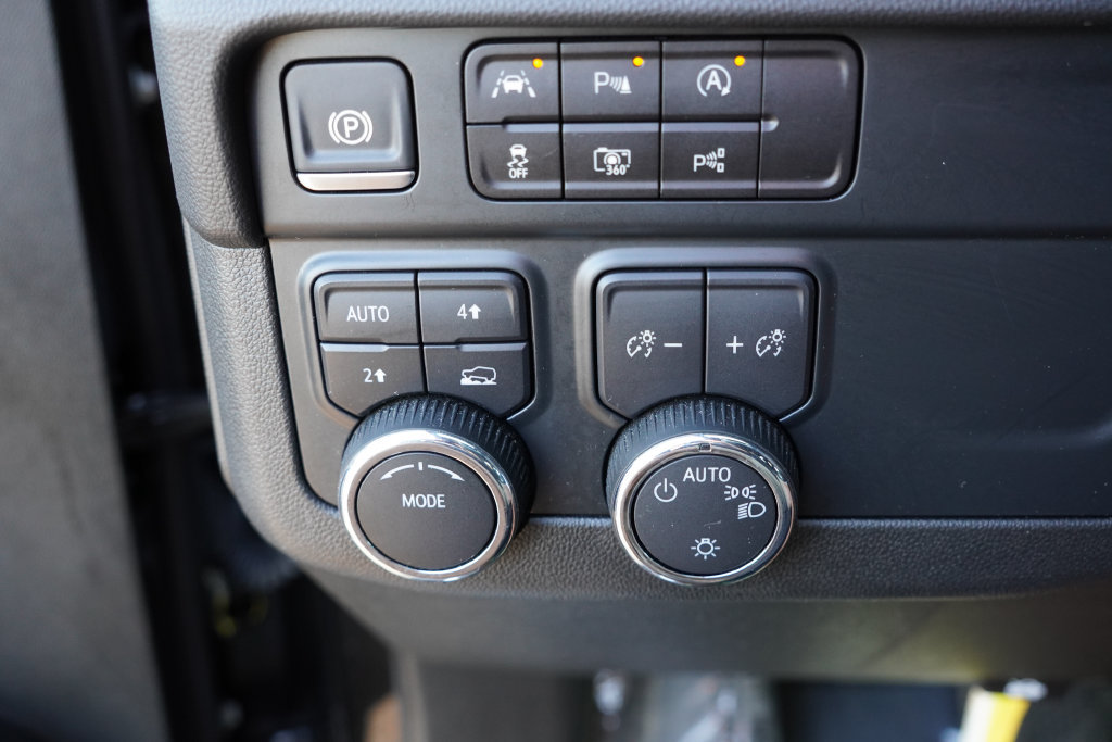 Certified 2025 Chevrolet Tahoe LT AWD/4WD image 28