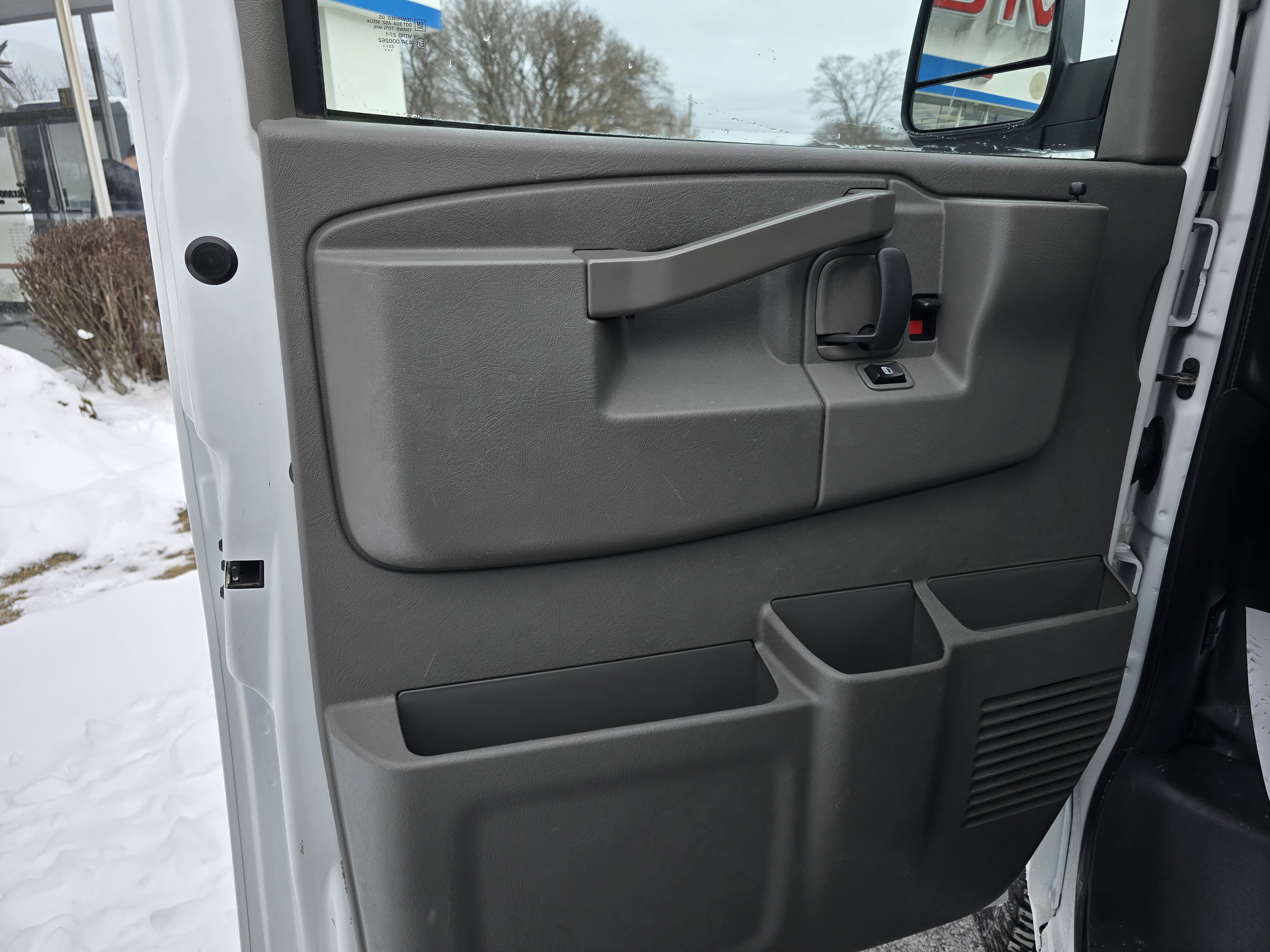 Used 2024 Chevrolet Express 3500 LS image 18