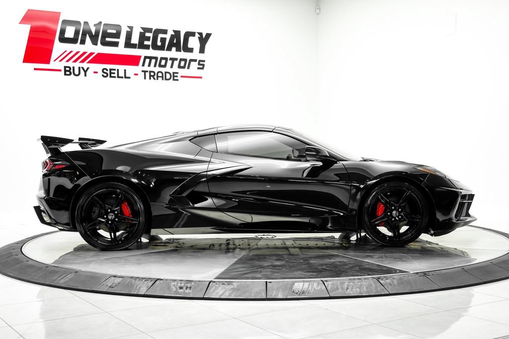 Used 2021 Chevrolet Corvette Stingray Premium Cpe w/ Engine Appearance Package RWD image 9