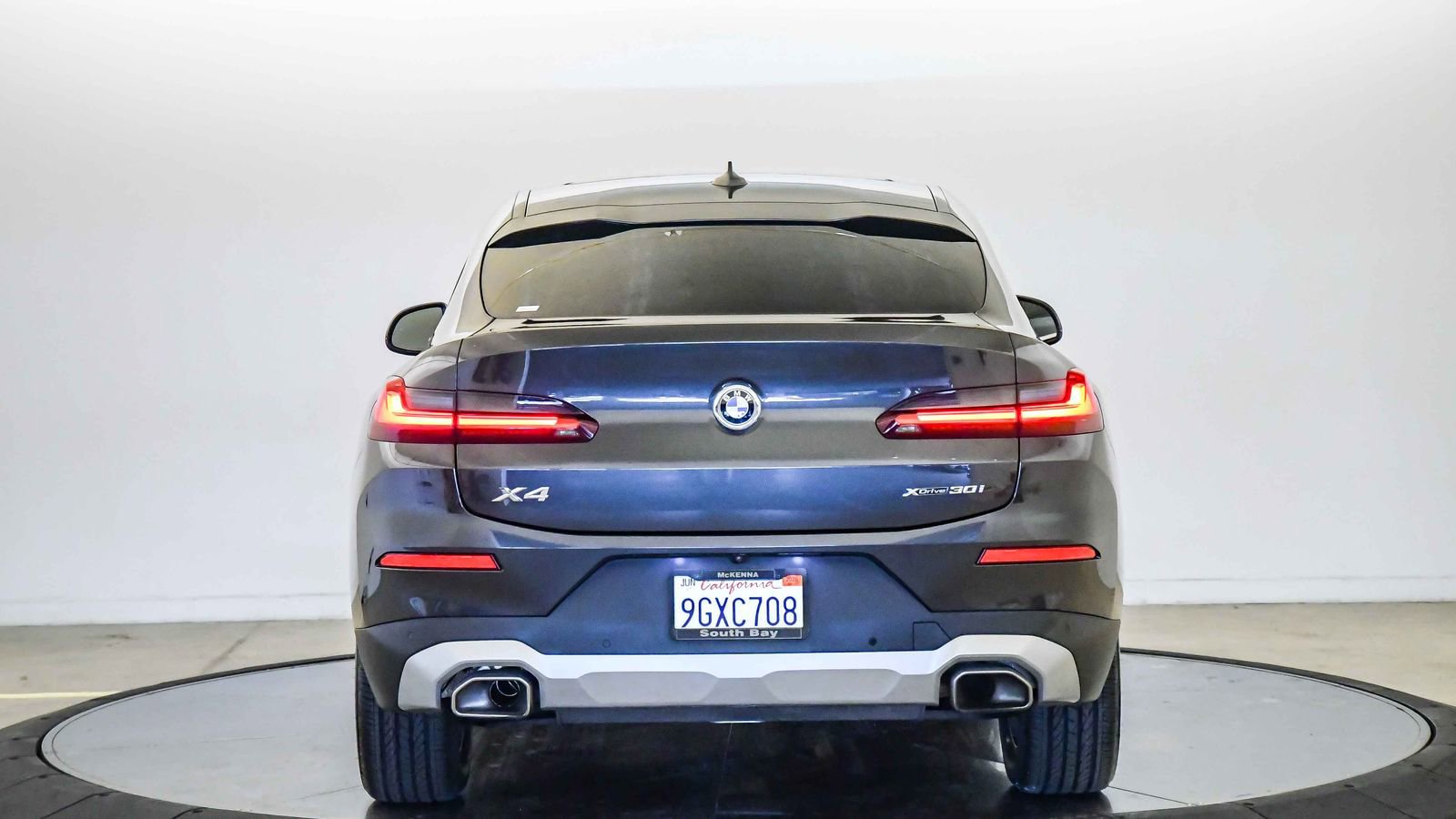 Certified 2023 BMW X4 xDrive30i w/ Premium Package AWD/4WD image 3