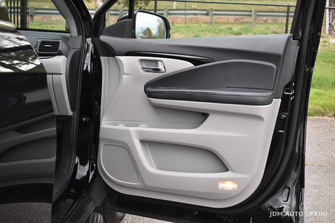 Used 2019 Honda Pilot Touring image 10