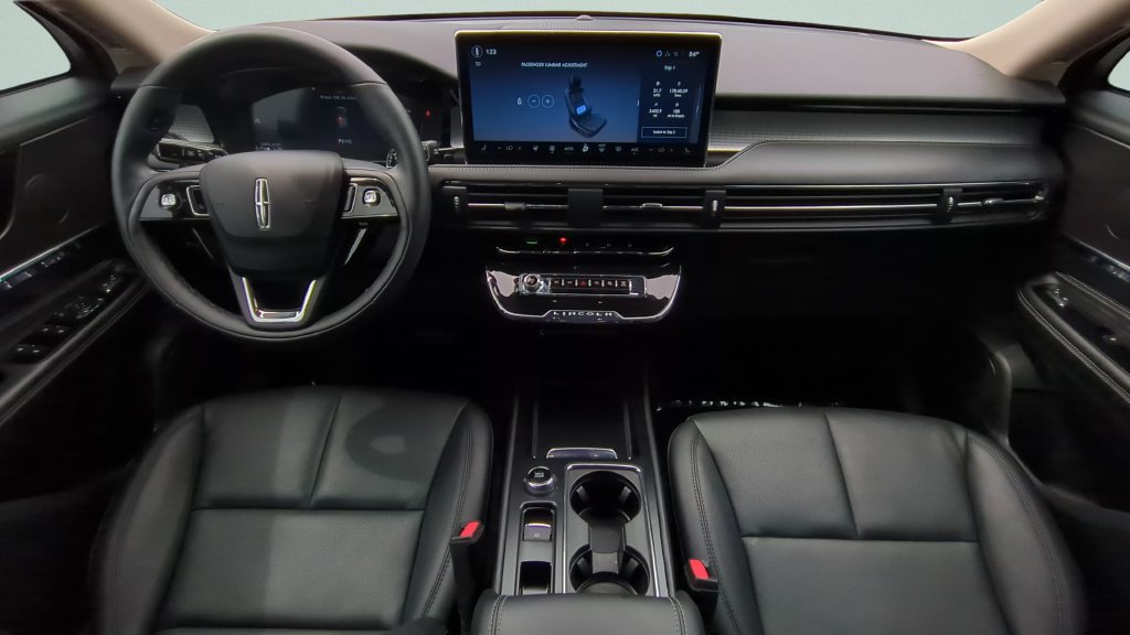 Used 2026 Lincoln Corsair Premiere FWD image 11