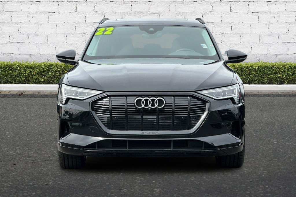 Used 2022 Audi e-tron Premium AWD/4WD image 9
