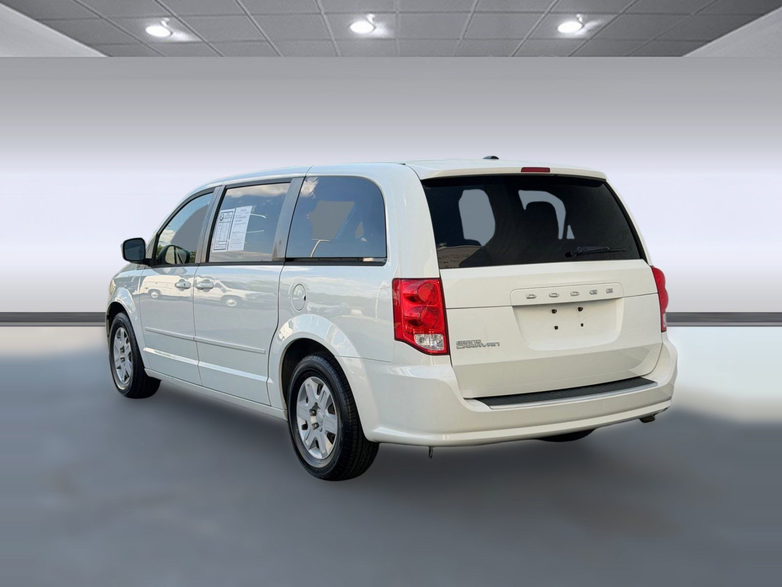 Used 2013 Dodge Grand Caravan SE FWD image 3