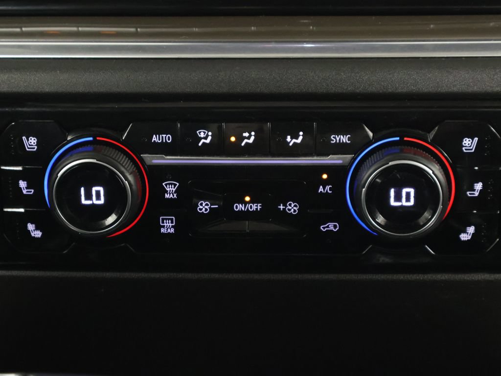 Used 2022 Chevrolet Silverado 1500 High Country w/ High Country Premium Package AWD/4WD image 42
