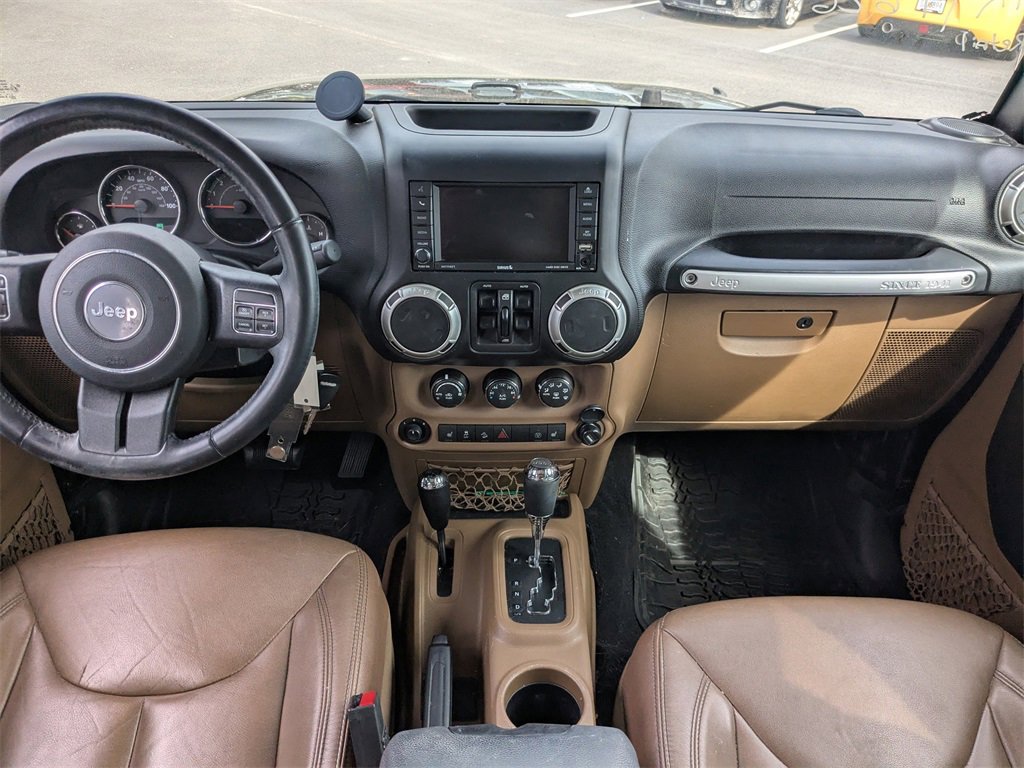 Used 2017 Jeep Wrangler Unlimited Rubicon w/ Connectivity Group image 15