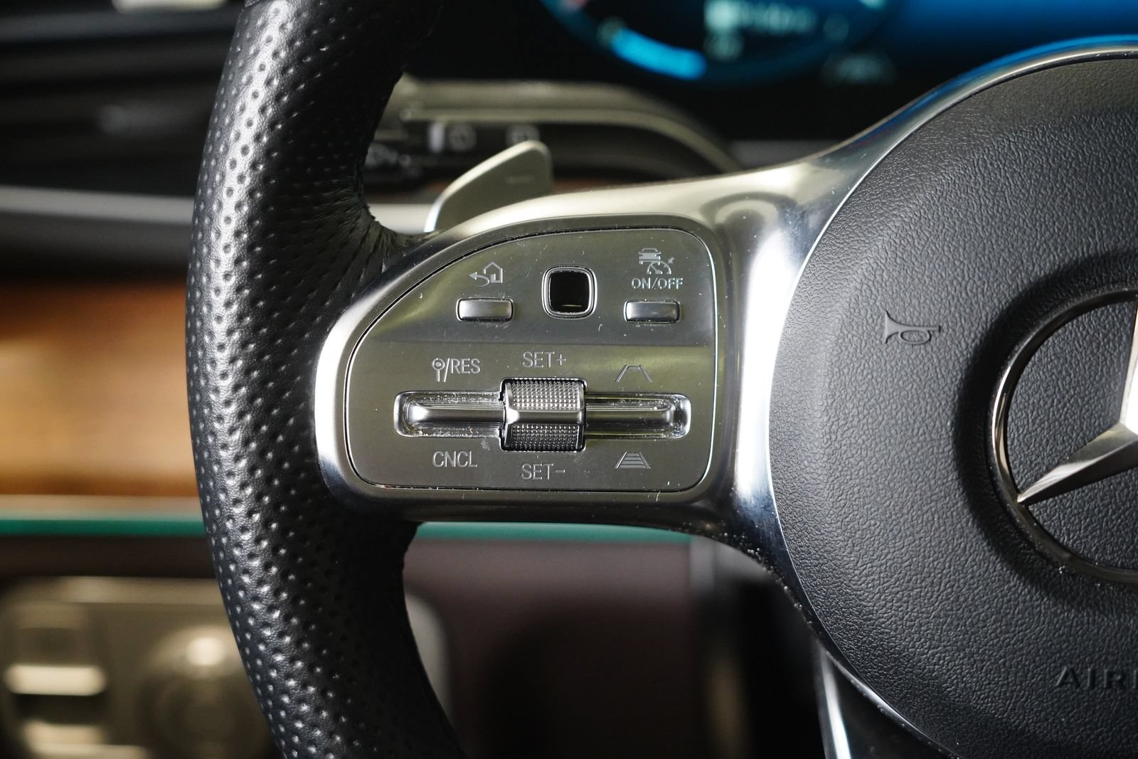 Certified 2023 Mercedes-Benz GLS 580 4MATIC image 17