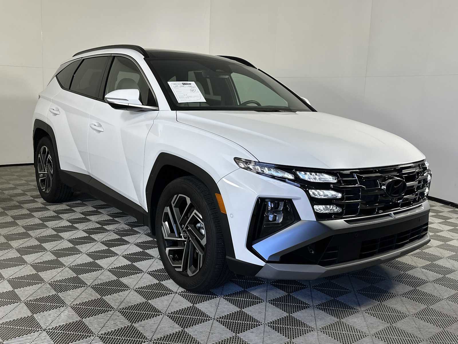 Certified 2025 Hyundai Tucson Limited image 2