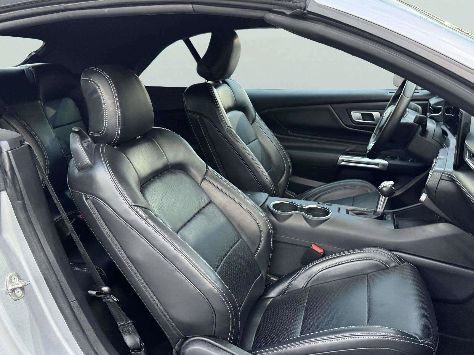 Used 2025 Ford Mustang Premium RWD image 36