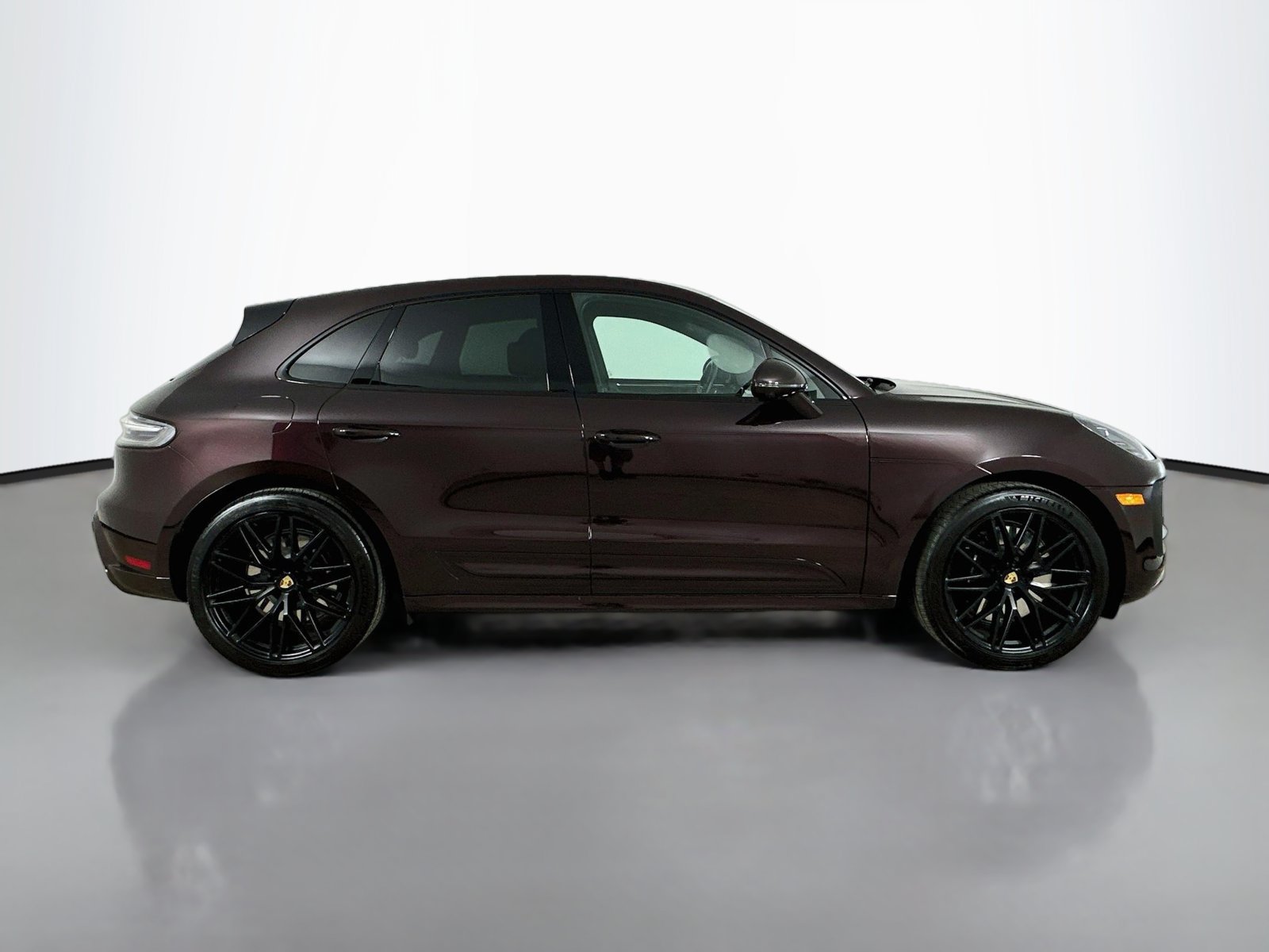 Certified 2024 Porsche Macan GTS w/ Premium Plus Package AWD/4WD image 4